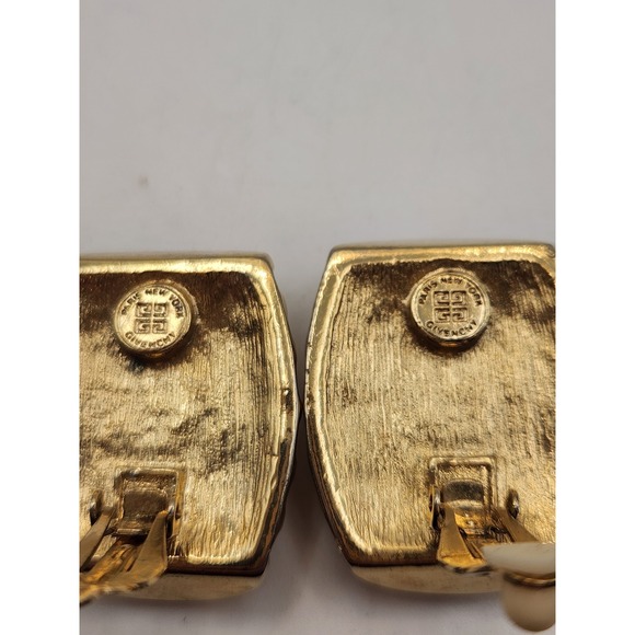 Givenchy Vintage Gold Tone Ribbed Tiered Clip On Earrings Paris New York 4G Logo - Picture 4 of 6